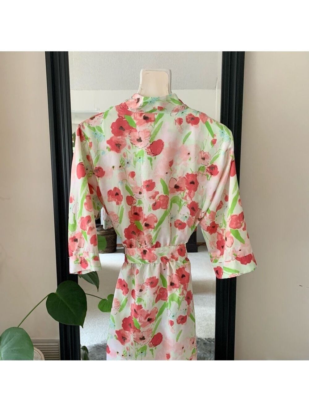 Cabernet Floral Robe - Picture 3 of 5